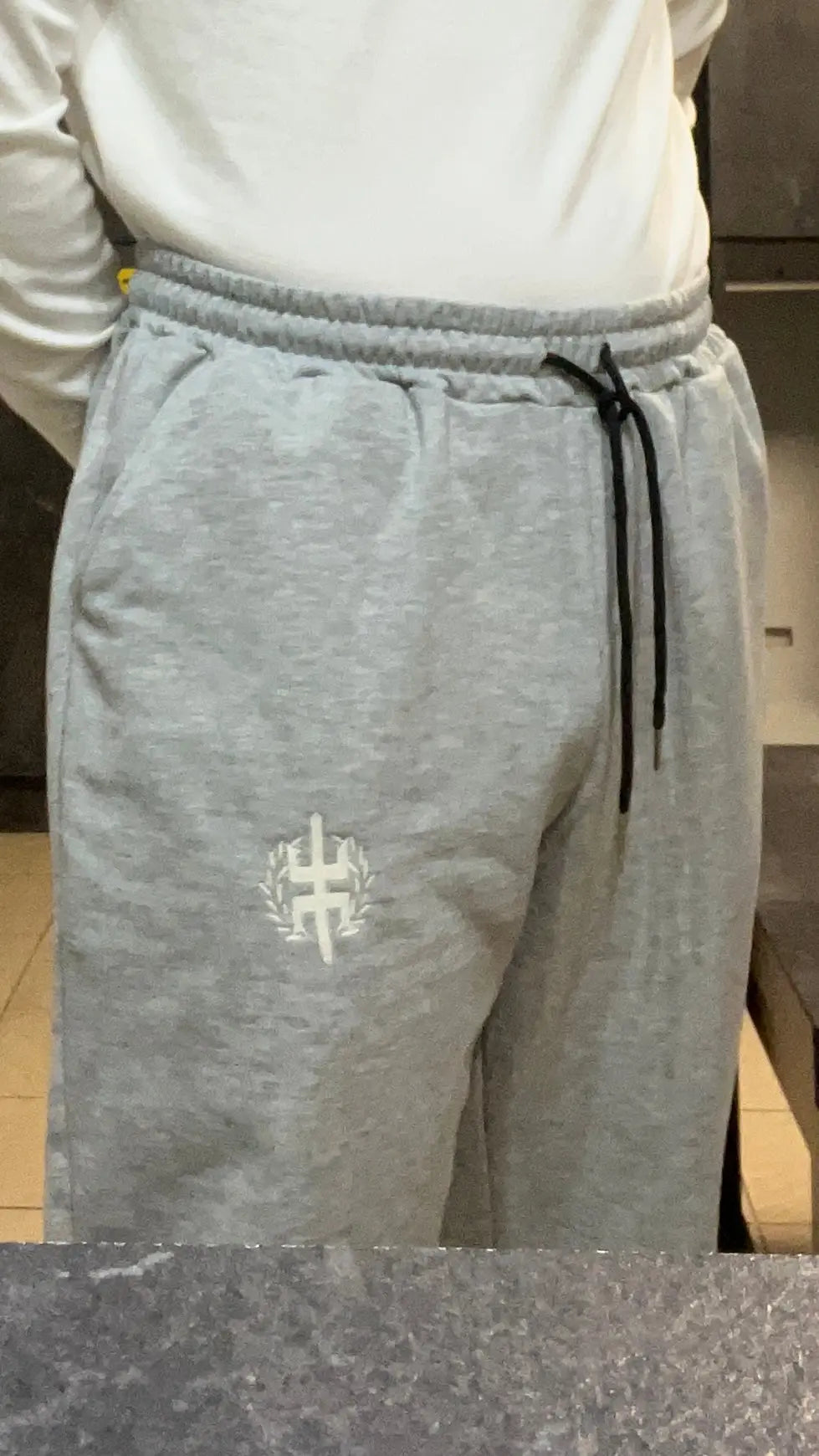 Jogging Azar classik gris - Aẓar Adal